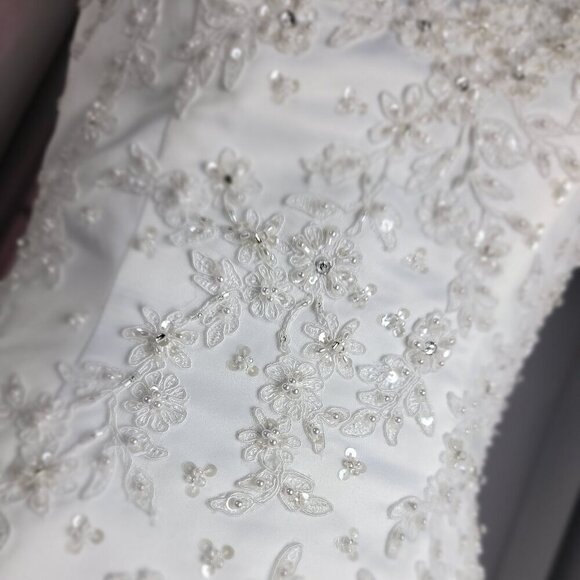 David's Bridal Michaelangelo White Wedding Gown Attached Train Size 4 NWT - Picture 6 of 16